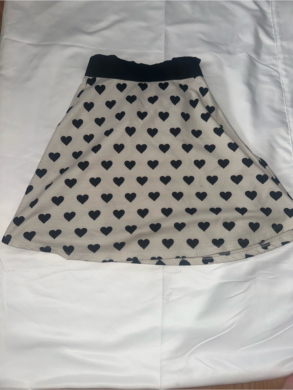 Women’s Skirt Black Heart Pattern Size 6